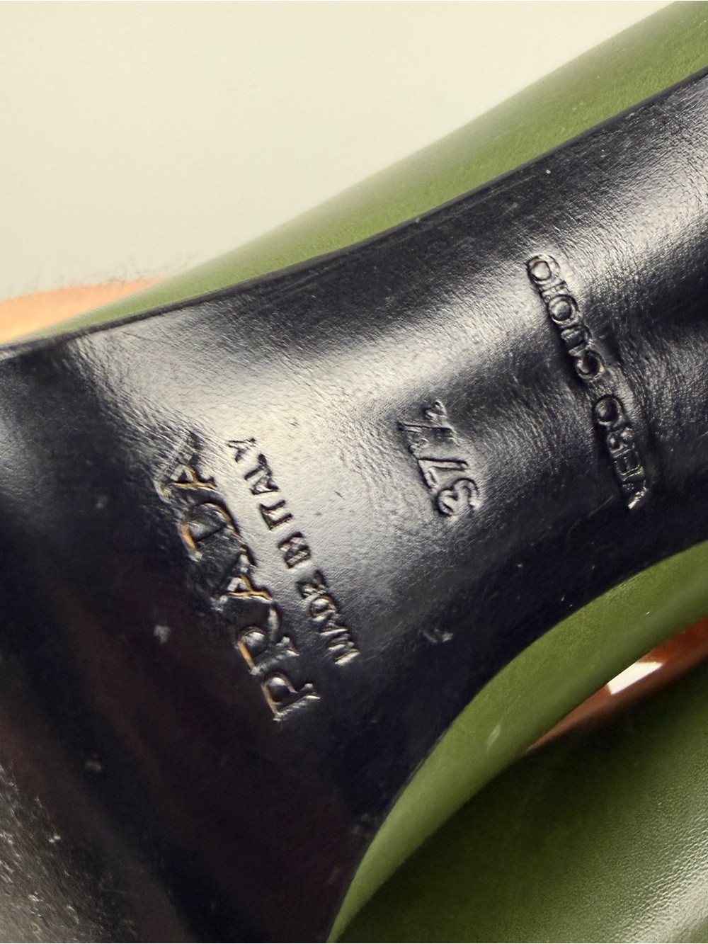 Prada Vintage Green Leather Classic Pointed Pumps - Picture 9 of 9